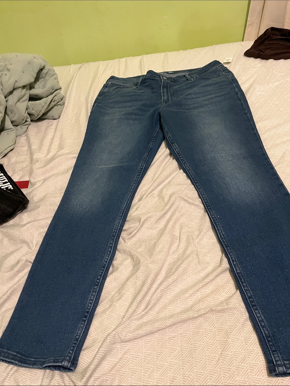 Old Navy Medium Blue Straight-Leg Women's Jeans